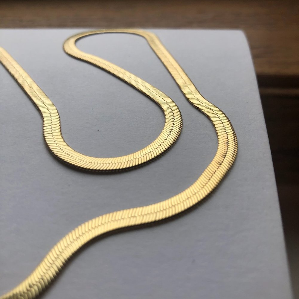 14KT HERRINGBONE WOMENS NECKLACE! STAMPED!